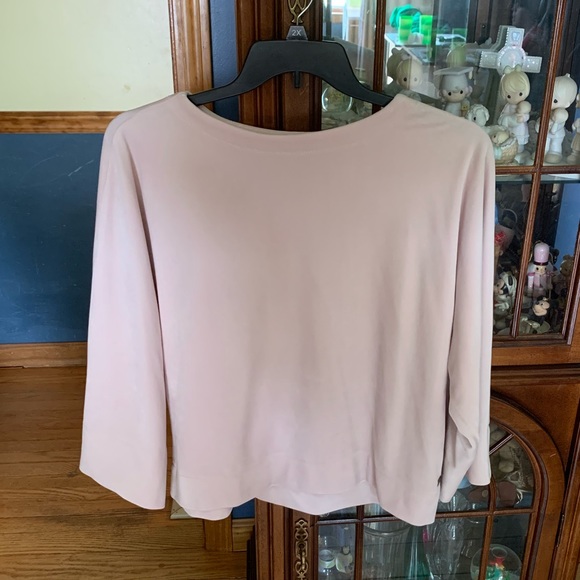 SUPER SOFT DKNY SWEATER 🌸 (NWOT) - Picture 1 of 4